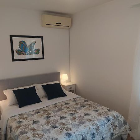 Apartment & Rooms Poppy Rose 扎达尔 外观 照片
