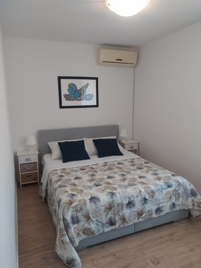 Apartment & Rooms Poppy Rose 扎达尔 外观 照片