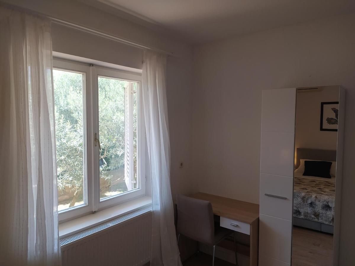 Apartment & Rooms Poppy Rose 扎达尔 外观 照片