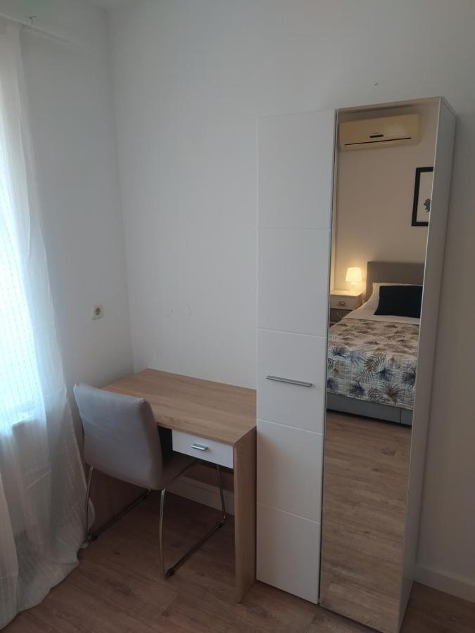 Apartment & Rooms Poppy Rose 扎达尔 外观 照片