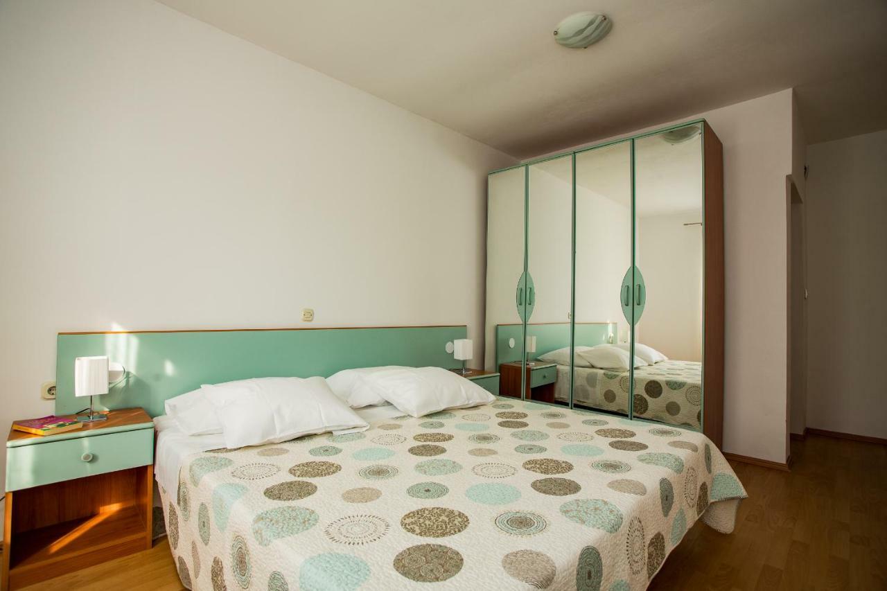 Apartment & Rooms Poppy Rose 扎达尔 外观 照片