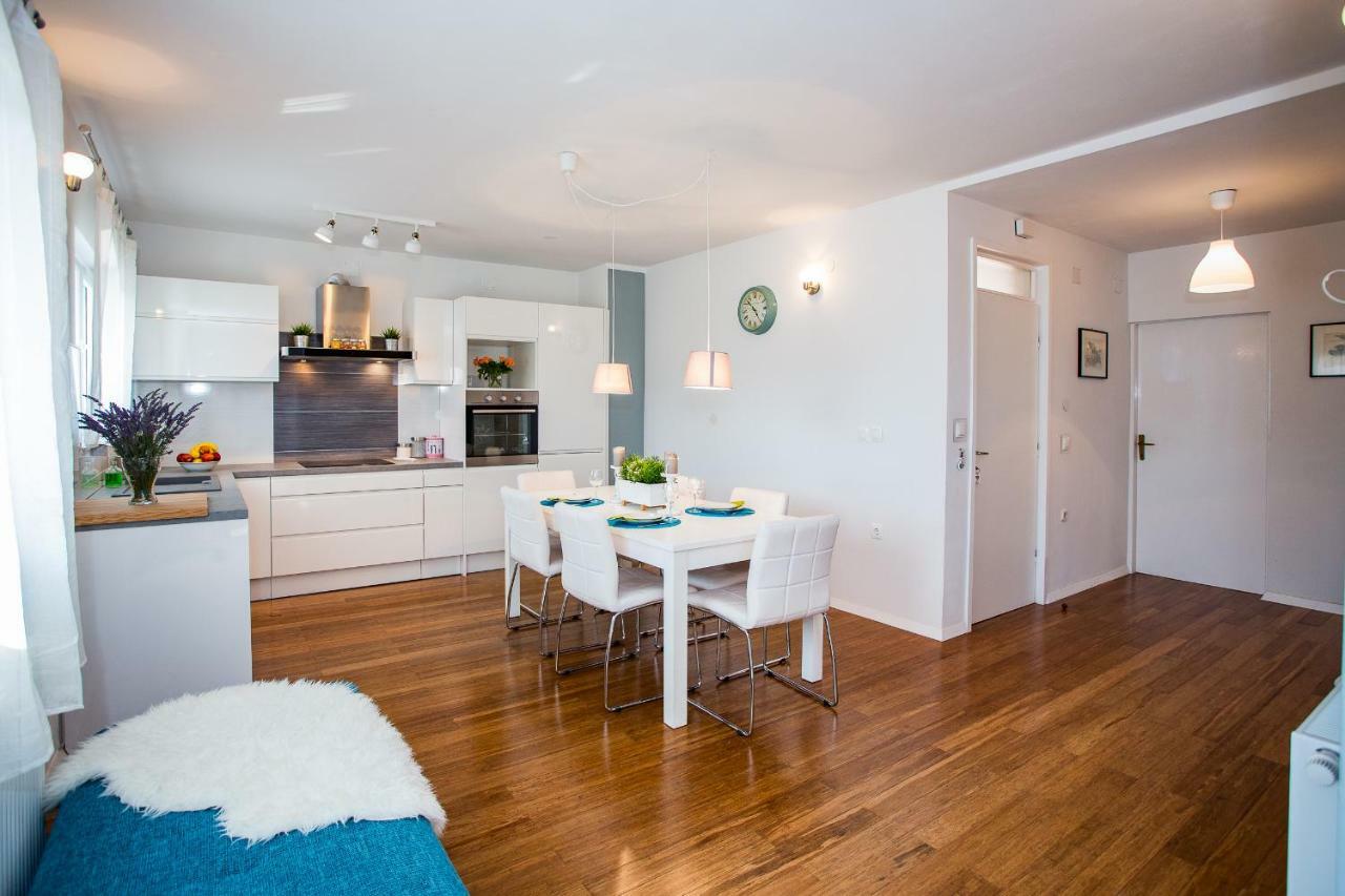 Apartment & Rooms Poppy Rose 扎达尔 外观 照片